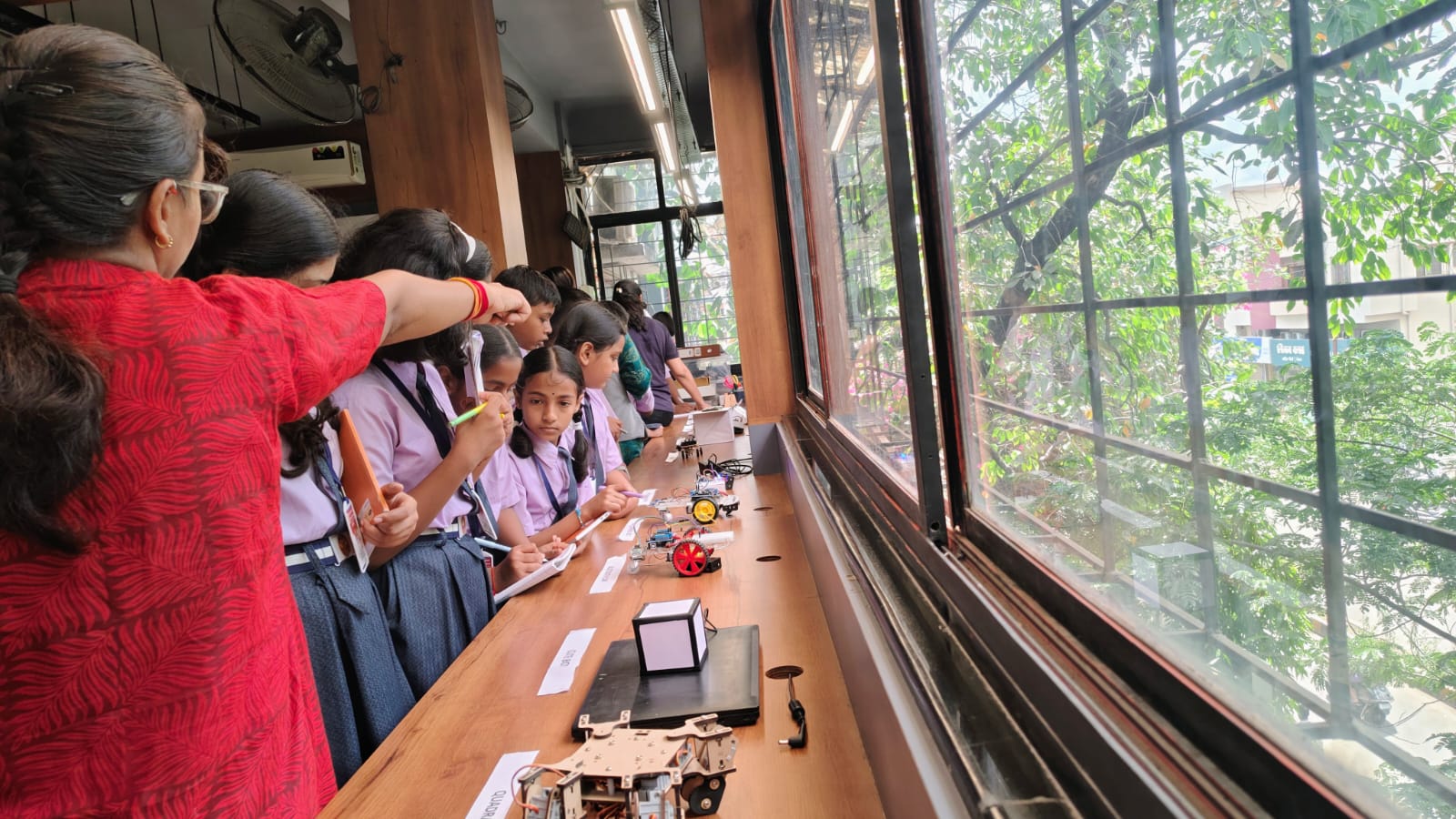 S.P.M. English School Robotics Workshop photograph 2